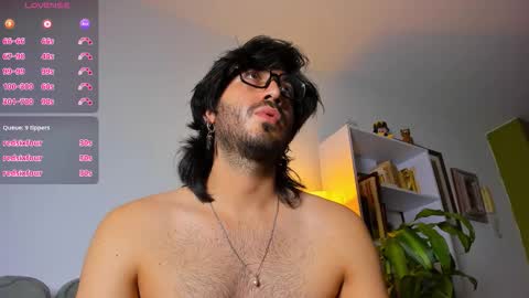 R. online show from November 28, 2025, 10:34 pm