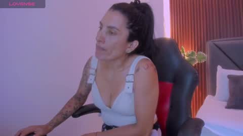 ada oconnor x   ..flaca..bella online show from October 21, 2025, 5:24 pm