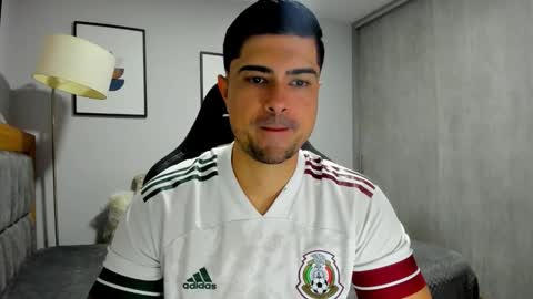 adam clarke online show from November 11, 2025, 8:58 am