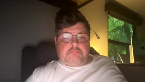 adam_d215 online show from July 27, 2026, 10:44 am
