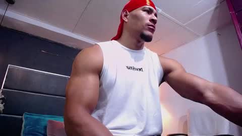 adam_fit19cm online show from November 13, 2025, 1:54 pm