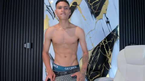 adam_piarse online show from March 2, 2025, 2:19 am