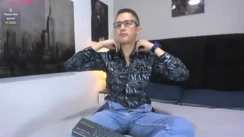 adam_walker_1 online show from June 18, 2026, 3:49 pm