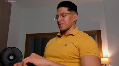 adambrocs1 online show from March 2, 2025, 4:17 am