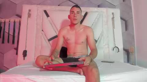 adammendoza34 online show from September 14, 2025, 3:16 am