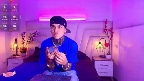 AdamsWalkerr  online show from February 4, 2026, 12:33 pm