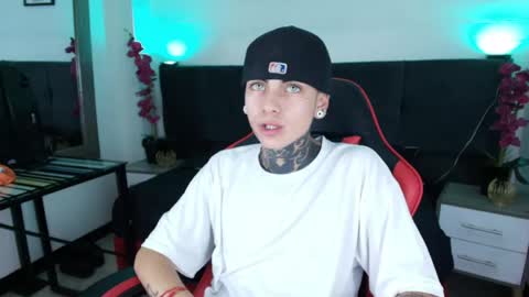 AdamsWalkerr  online show from April 23, 2026, 3:03 pm