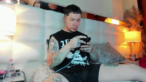 Snapshot of adamtatts chatting on November 4, 2025, 5:06 am Adam online show from November 4, 2025, 5:06 am