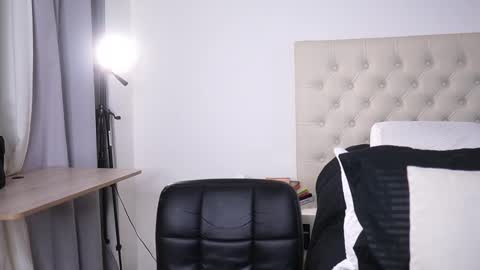 Adan Johns online show from February 11, 2025, 5:16 am