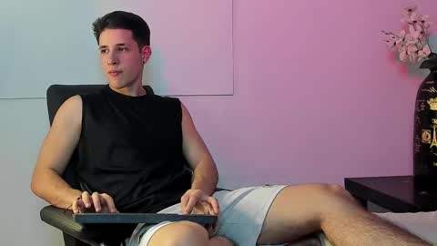Snapshot of adan_rivas chatting on December 17, 2024, 11:49 pm adan online show from December 17, 2024, 11:49 pm