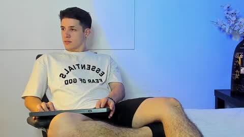 Snapshot of adan_rivas chatting on January 9, 2025, 10:20 pm adan online show from January 9, 2025, 10:20 pm