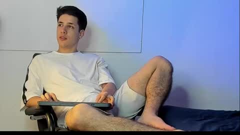 Snapshot of adan_rivas chatting on March 4, 2025, 2:06 am adan online show from March 4, 2025, 2:06 am