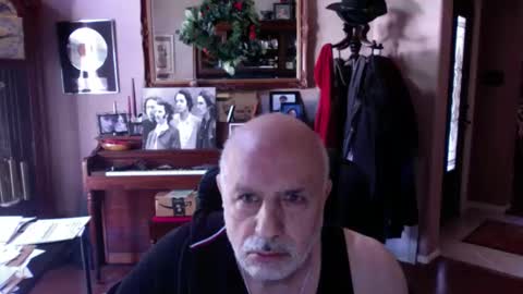 add_me_2 online show from April 19, 2026, 6:10 pm
