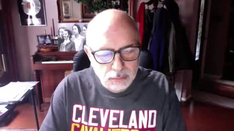 add_me_2 online show from May 15, 2026, 2:02 pm