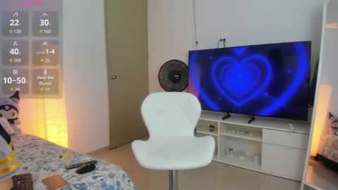 ..   .. independent model online show from September 24, 2025, 9:34 am