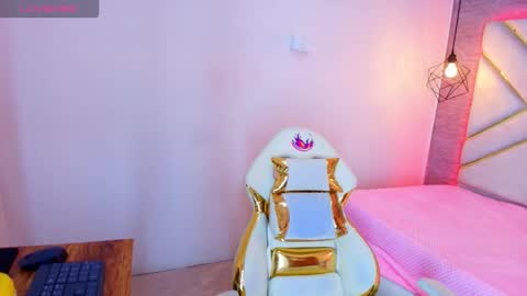 addy__02 online show from October 28, 2025, 11:36 am