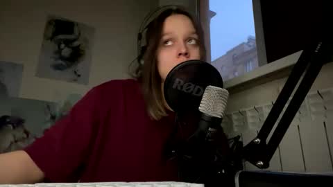 Snapshot of addy_moon chatting on December 29, 2024, 6:35 am Addy online show from December 29, 2024, 6:35 am