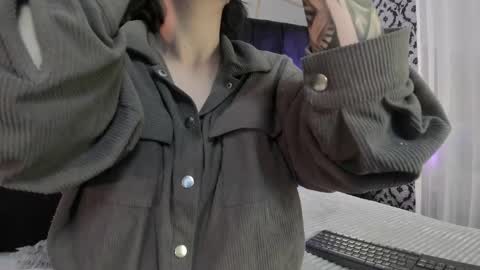 Ade  online show from November 18, 2025, 7:40 pm