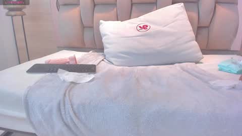 adela chase online show from February 7, 2025, 5:10 am