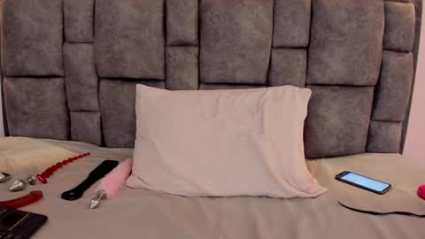 adela online show from October 17, 2025, 5:32 am