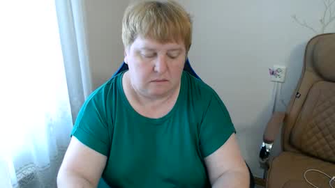 Snapshot of adelandsofia chatting on June 8, 2026, 3:56 pm AdelAndSofia online show from June 8, 2026, 3:56 pm