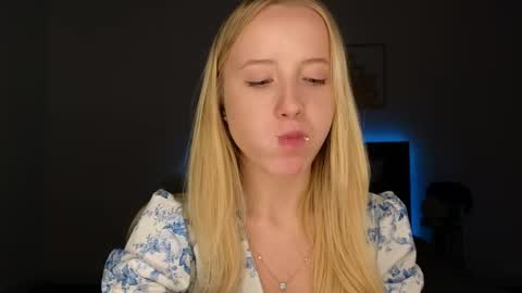 Snapshot of adele_armas chatting on June 3, 2026, 8:58 pm Adele online show from June 3, 2026, 8:58 pm