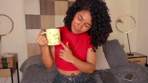 Andrea online show from January 5, 2025, 6:02 pm