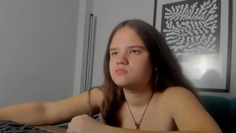 adelecruzz online show from April 22, 2026, 12:07 pm