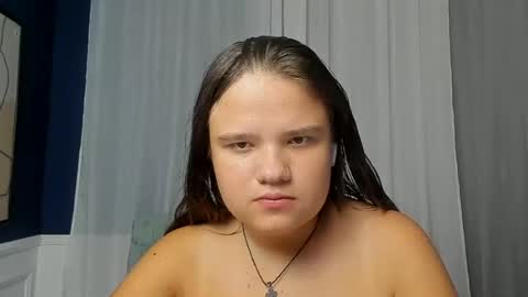 Snapshot of adelecruzz chatting on July 17, 2026, 11:50 am adelecruzz online show from July 17, 2026, 11:50 am
