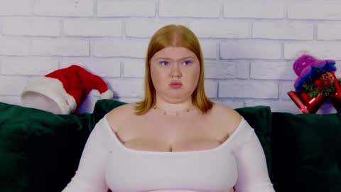 adelemoor online show from December 25, 2024, 10:39 am