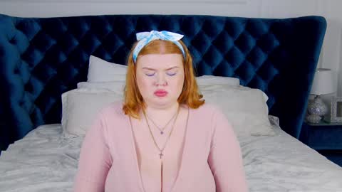 adelemoor online show from January 27, 2025, 2:31 am