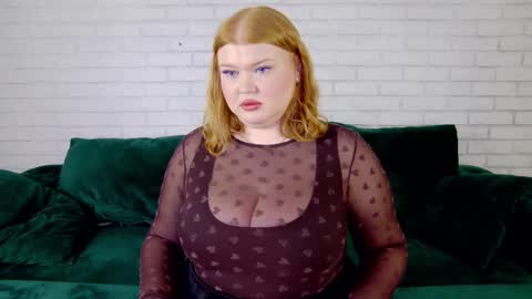 adelemoor online show from February 16, 2025, 8:44 pm