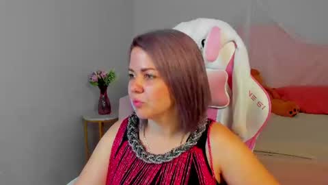 AdeleRavelle online show from August 1, 2026, 5:07 am
