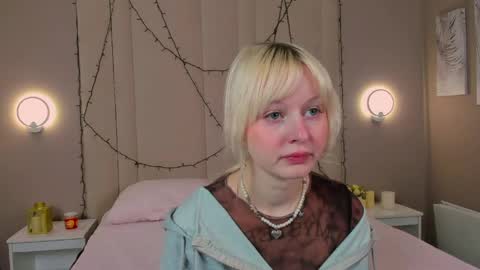 adelesilvy online show from June 9, 2026, 1:39 am
