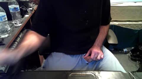 adelhi20 online show from October 16, 2025, 7:04 pm