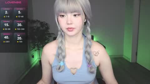 adelina__flower online show from April 22, 2026, 1:52 am