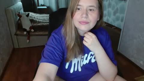 adelinalawson online show from May 16, 2026, 4:53 am