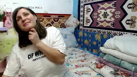 Larisa online show from November 7, 2025, 12:05 pm