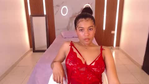 Adhara Hills online show from March 5, 2026, 12:12 pm