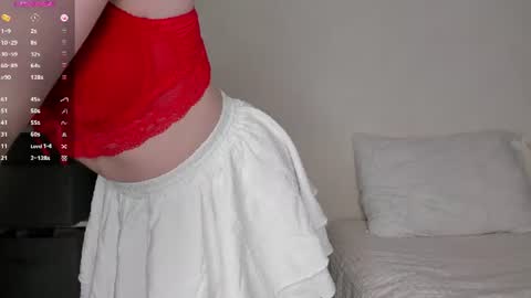 Snapshot of adelins_peach chatting on July 24, 2026, 11:41 am adelins_peach online show from July 24, 2026, 11:41 am
