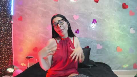 Adellelennoxx online show from May 25, 2026, 8:53 am