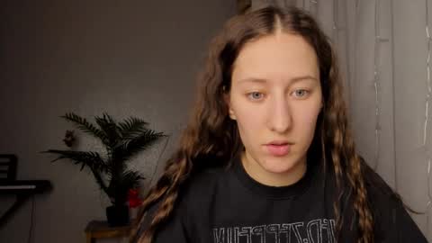 Adell online show from February 19, 2025, 10:31 pm