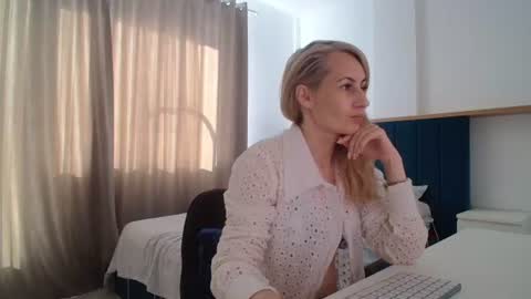 Snapshot of adellynrose chatting on July 20, 2026, 3:14 pm Adellyn online show from July 20, 2026, 3:14 pm