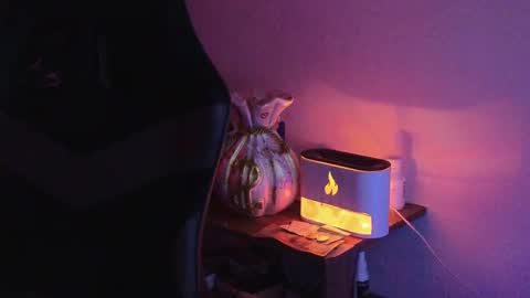 Ades online show from April 28, 2026, 4:39 am