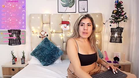 AdharaSmithh online show from January 6, 2025, 4:23 pm