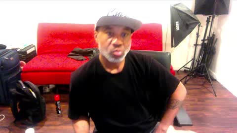 adick_ting online show from December 2, 2024, 1:46 pm