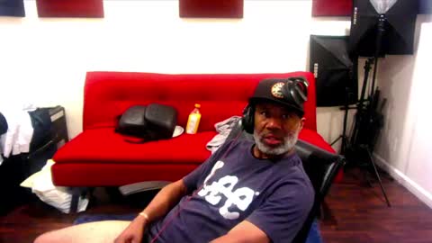 adick_ting online show from January 10, 2025, 8:37 pm