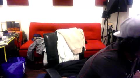 adick_ting online show from November 28, 2025, 4:48 am