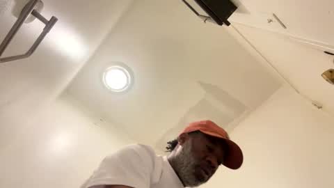Snapshot of adick_ting chatting on June 7, 2026, 4:33 pm adick_ting online show from June 7, 2026, 4:33 pm