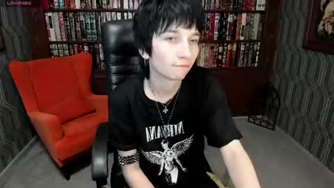 Snapshot of adonbev chatting on July 7, 2026, 7:23 am adonbev online show from July 7, 2026, 7:23 am